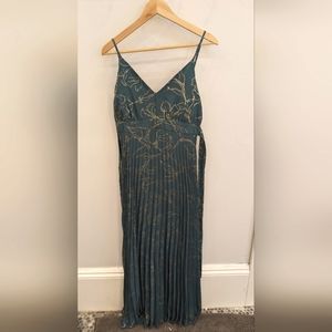 Jessica Simpson turquoise-green pleated maxi dress